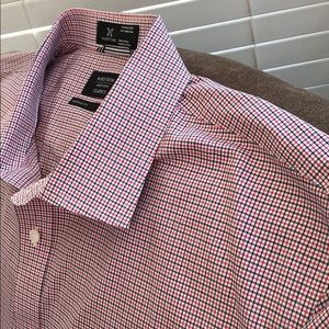 Men’s short sleeved dress shirt
